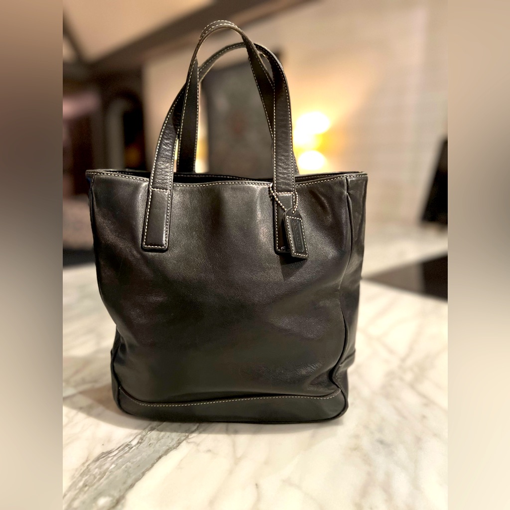 Vintage Coach 7787 Black With Contrasting White Stitching Hamptons Leather